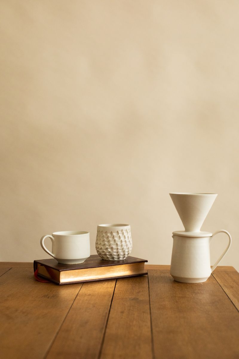 Yoshida Pottery Off-white Milk Pot - Image 4