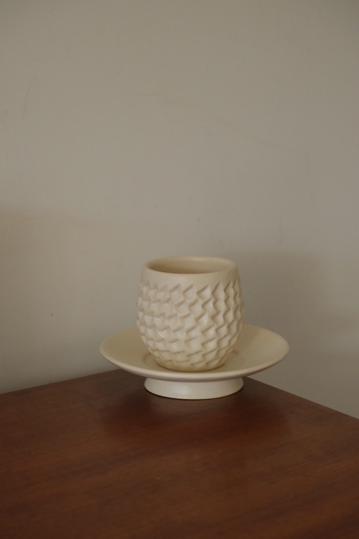 Yoshida Pottery High-ground Saucer - Image 5