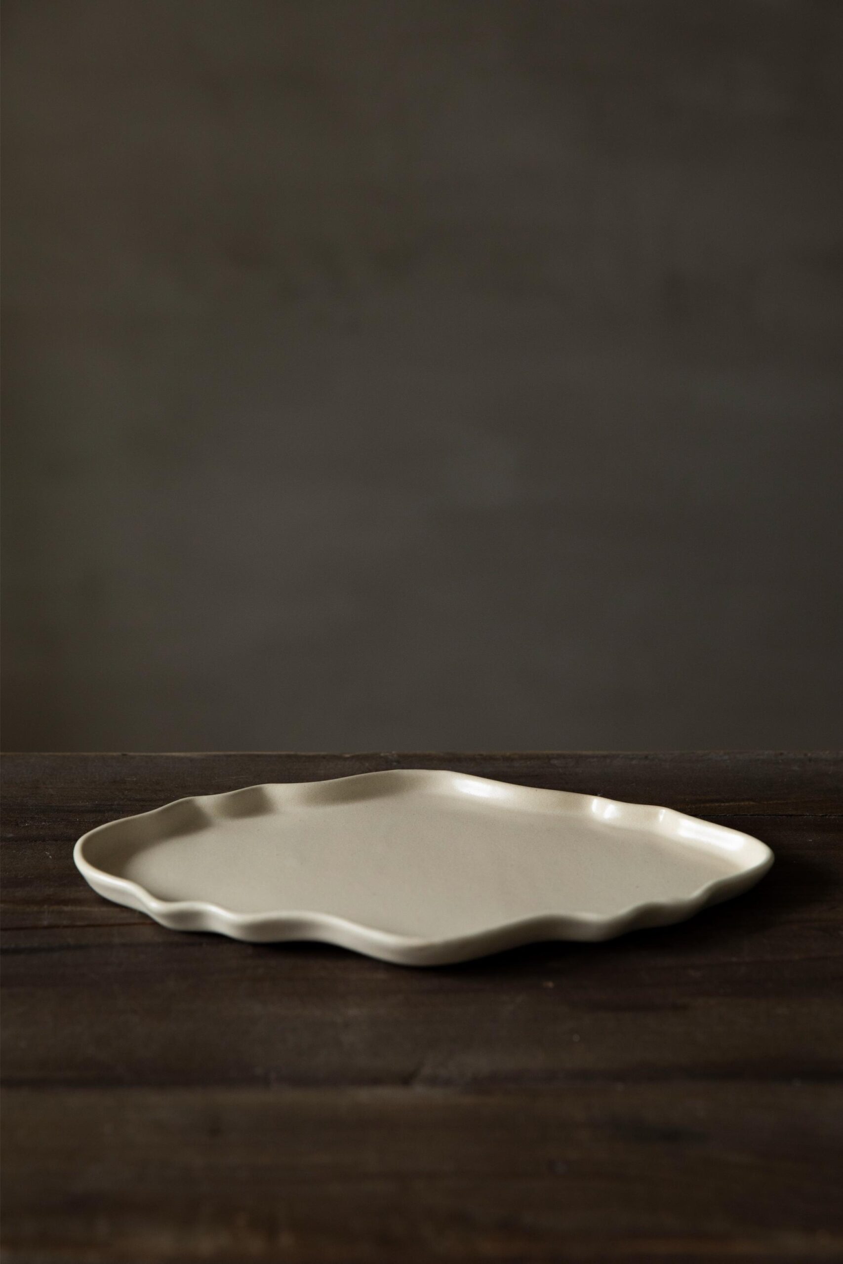 Cocoro Large Rim Platter (Off-White)