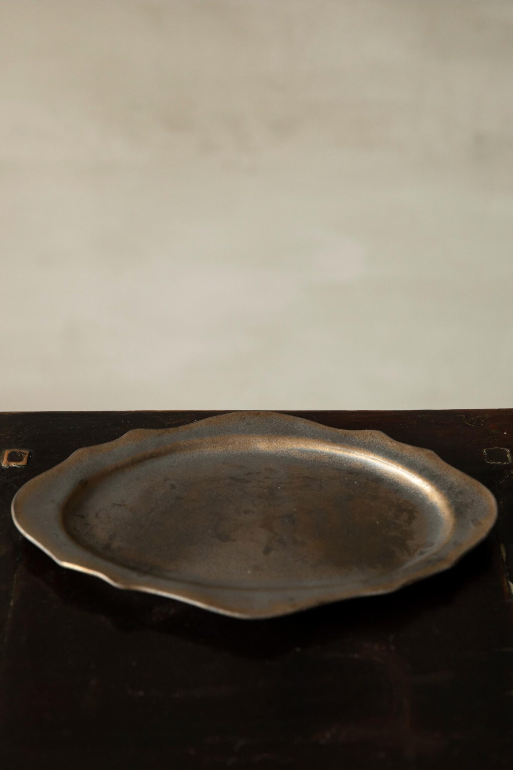 Cocoro Large Rim plate (Bronze)