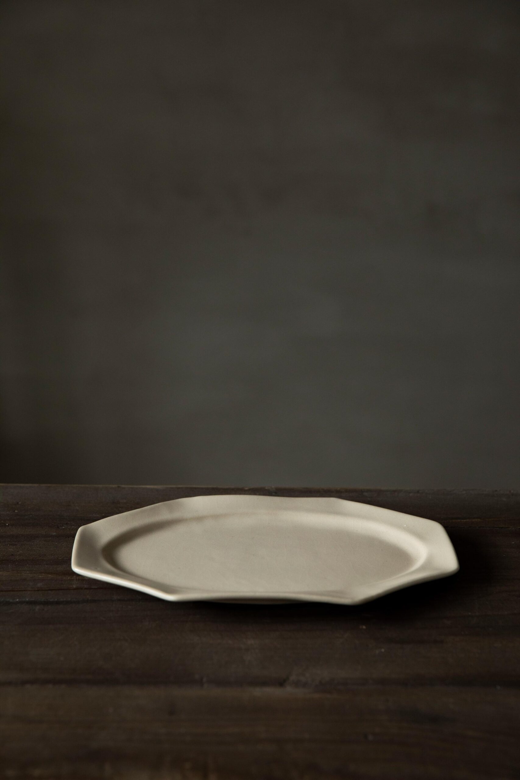 Cocoro Large Octagonal plate (Off-white) - Image 4