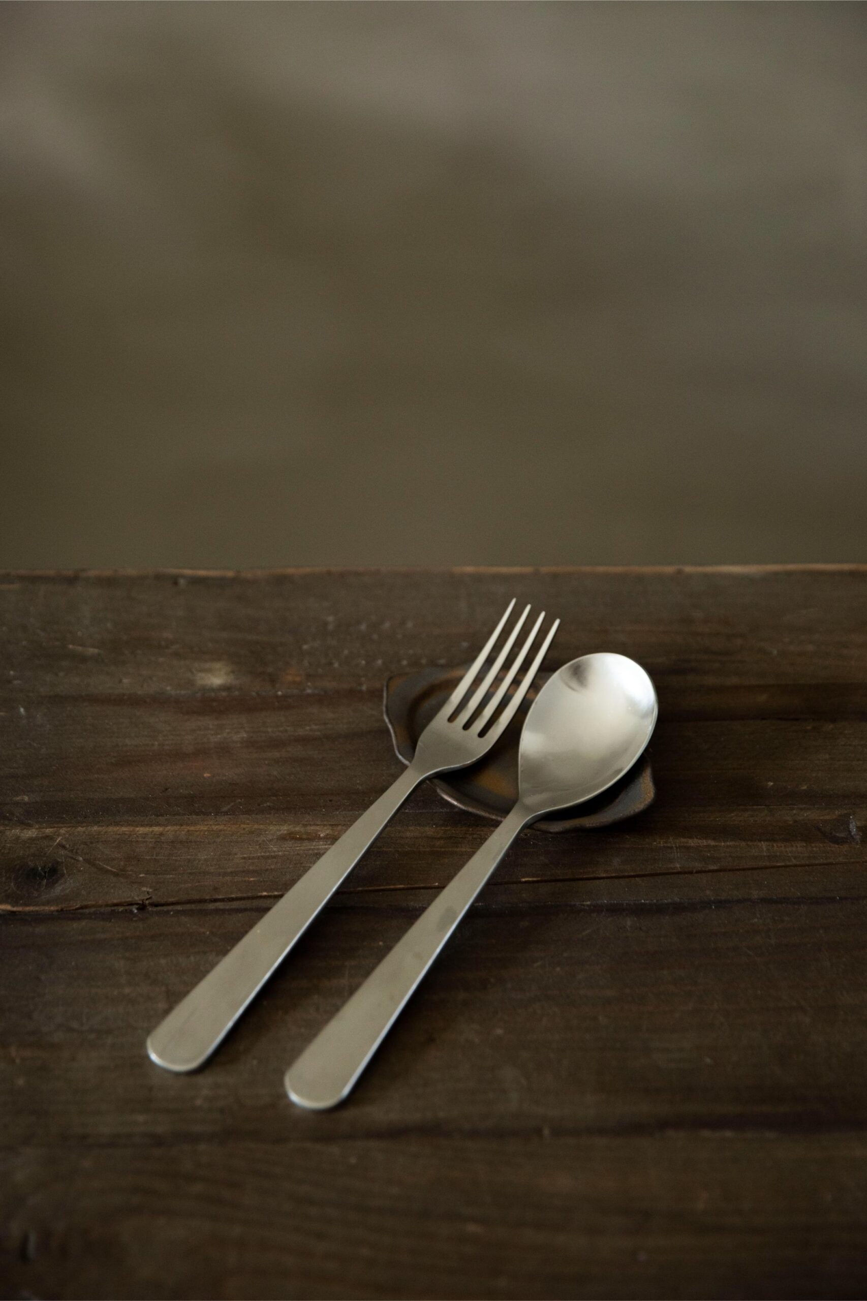 Cocoro Small Rim plate / Cutlery rest (Bronze) - Image 5