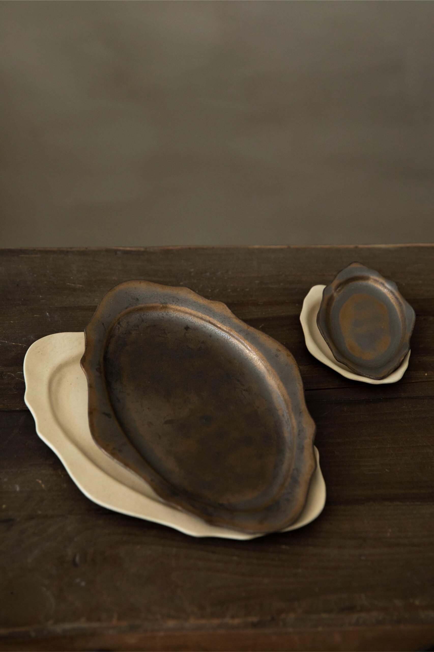 Cocoro Small Rim plate / Cutlery rest (Bronze) - Image 7