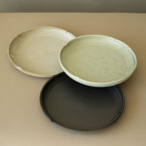 Persimmon Large Plate (Toffee / Lake Green / Black)